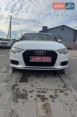 Седан Audi A3 2019 в Владимире