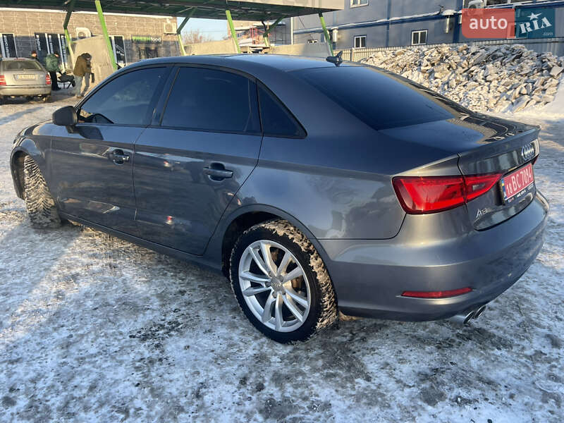 Седан Audi A3 2015 в Полтаве