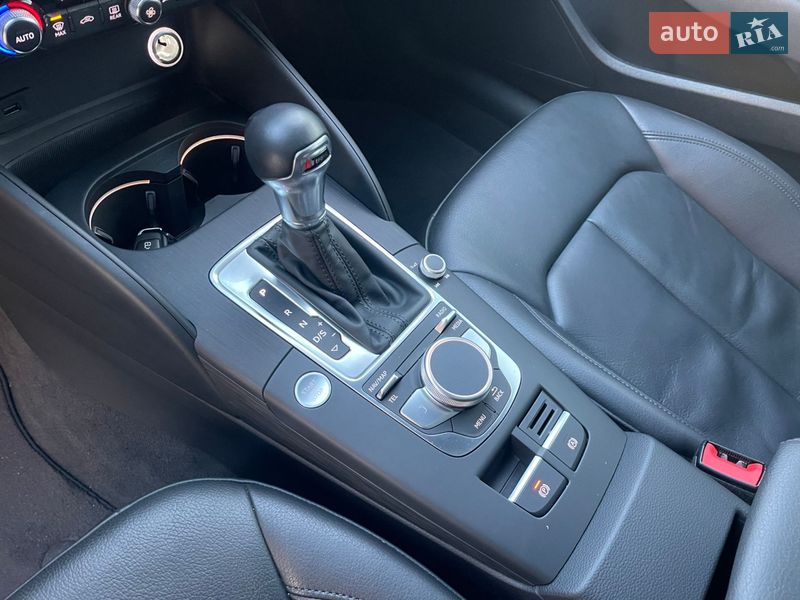 Седан Audi A3 2018 в Гнівані