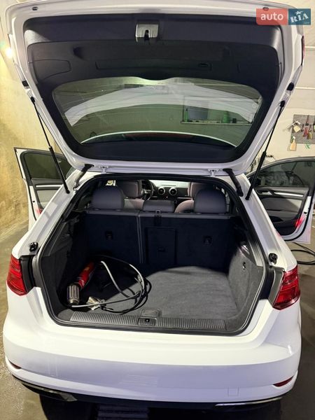 Хетчбек Audi A3 2016 в Василькові