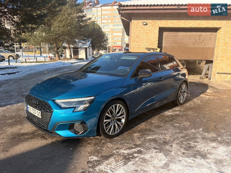 Хэтчбек Audi A3 2021 в Ивано-Франковске