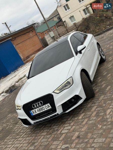 Седан Audi A3 2014 в Валках