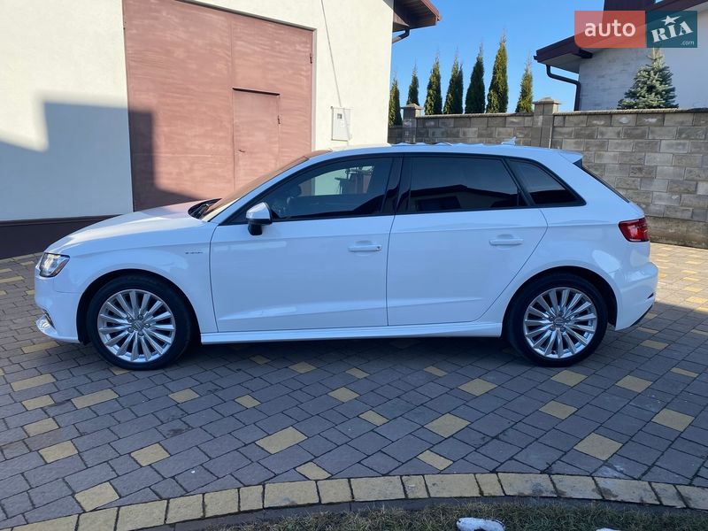 Хэтчбек Audi A3 2017 в Ровно