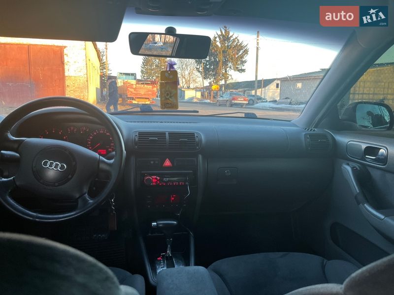 Хетчбек Audi A3 1999 в Погребище