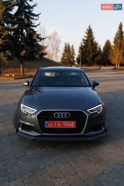 Седан Audi A3 2018 в Дубні