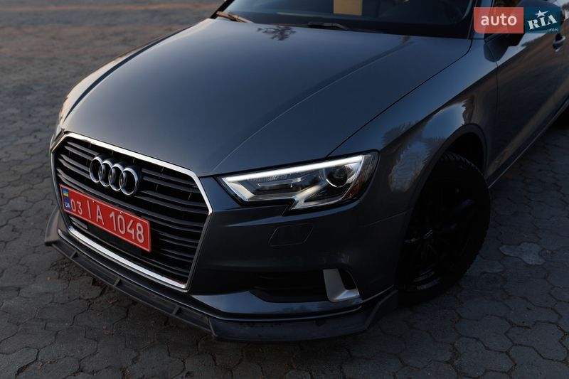 Седан Audi A3 2018 в Дубні