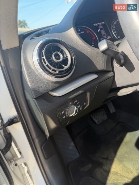 Седан Audi A3 2016 в Ужгороді