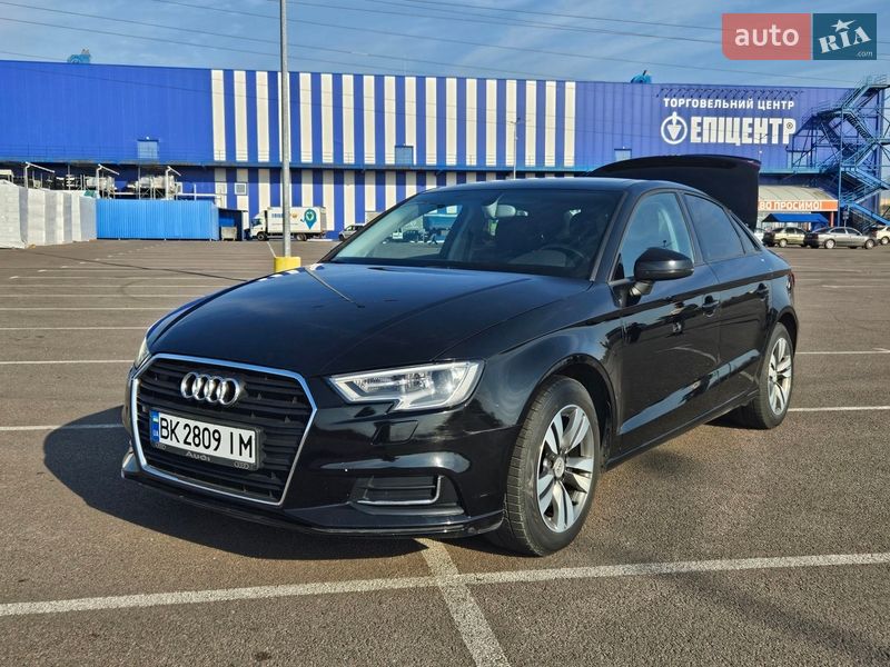 Седан Audi A3 2014 в Ровно