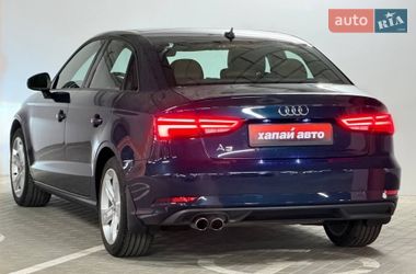 Седан Audi A3 2018 в Киеве