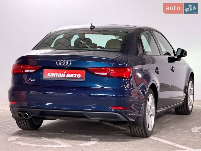 Седан Audi A3 2018 в Киеве