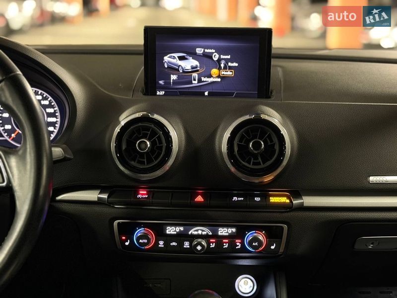 Седан Audi A3 2018 в Киеве