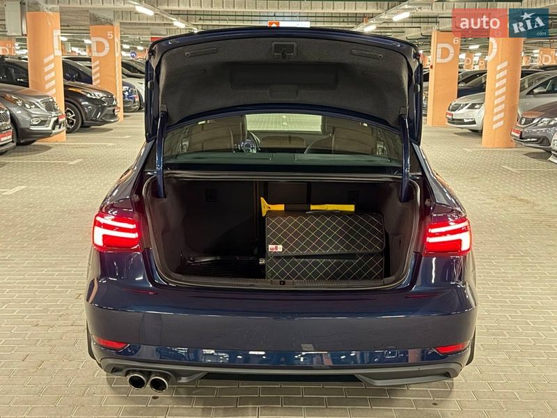 Седан Audi A3 2018 в Киеве