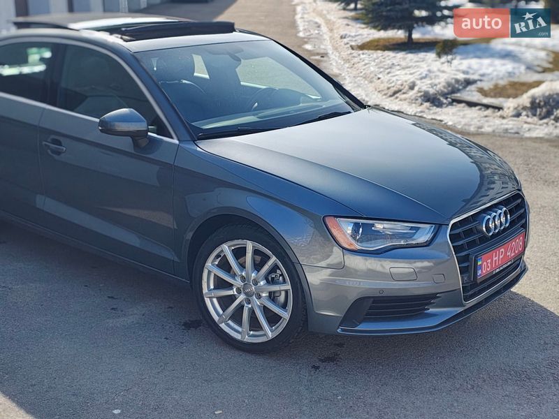 Седан Audi A3 2015 в Ровно