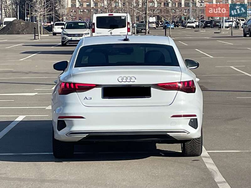 Седан Audi A3 2022 в Киеве