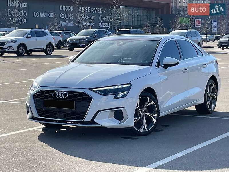 Седан Audi A3 2022 в Киеве
