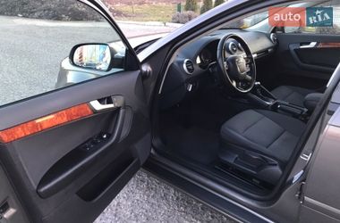 Хетчбек Audi A3 2013 в Чернівцях
