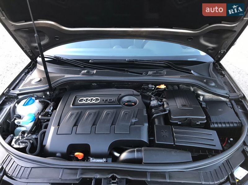 Хетчбек Audi A3 2013 в Чернівцях