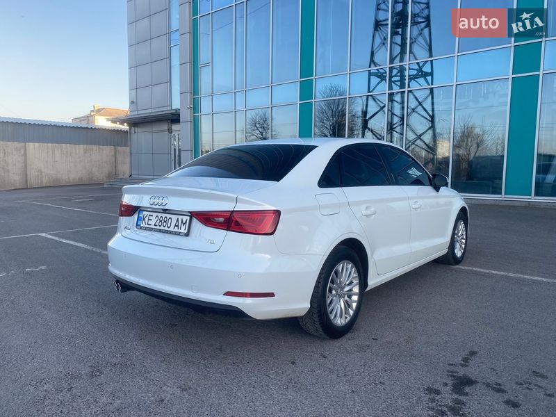 Седан Audi A3 2016 в Дніпрі