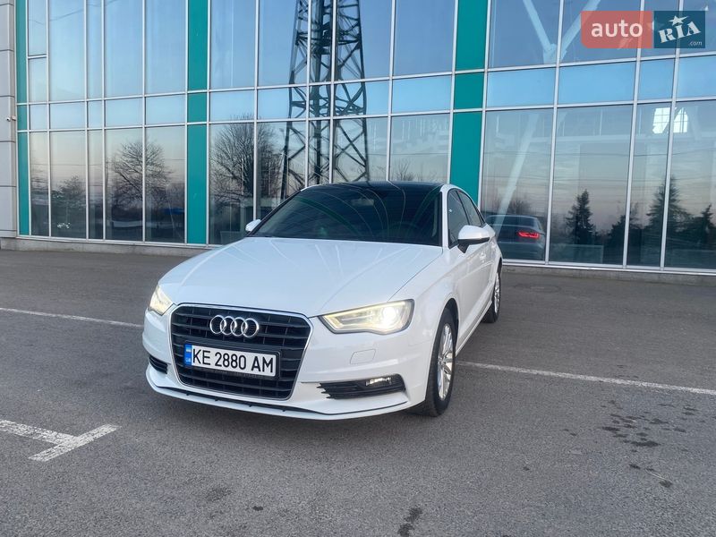 Седан Audi A3 2016 в Дніпрі