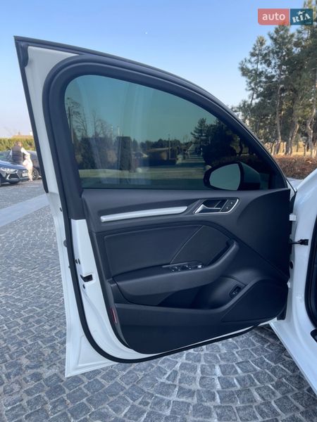 Седан Audi A3 2018 в Днепре