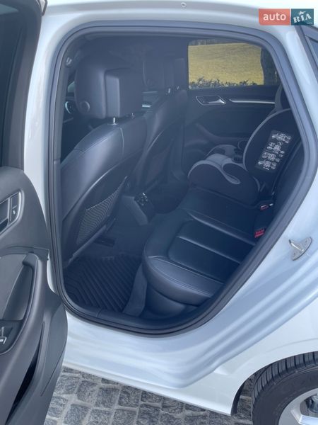 Седан Audi A3 2018 в Днепре