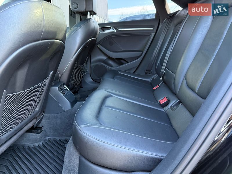 Седан Audi A3 2015 в Львове