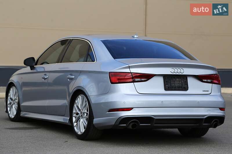 Седан Audi A3 2017 в Киеве