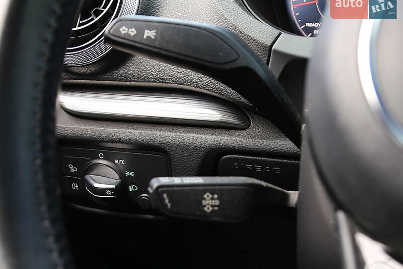 Седан Audi A3 2017 в Киеве