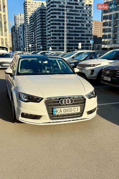 Седан Audi A3 2016 в Киеве