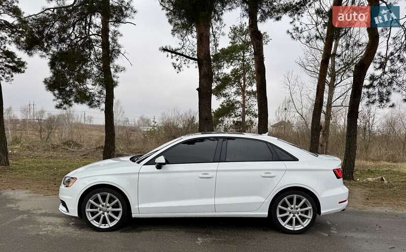 Седан Audi A3 2016 в Киеве