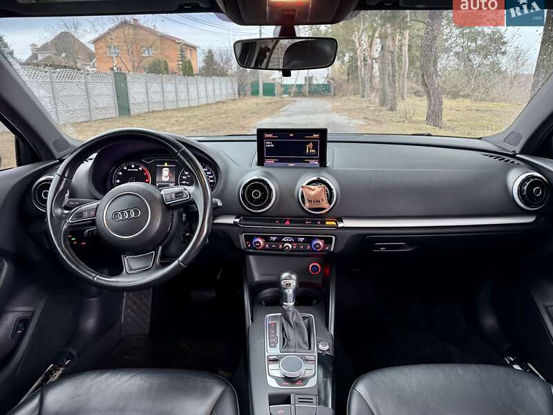 Седан Audi A3 2016 в Киеве
