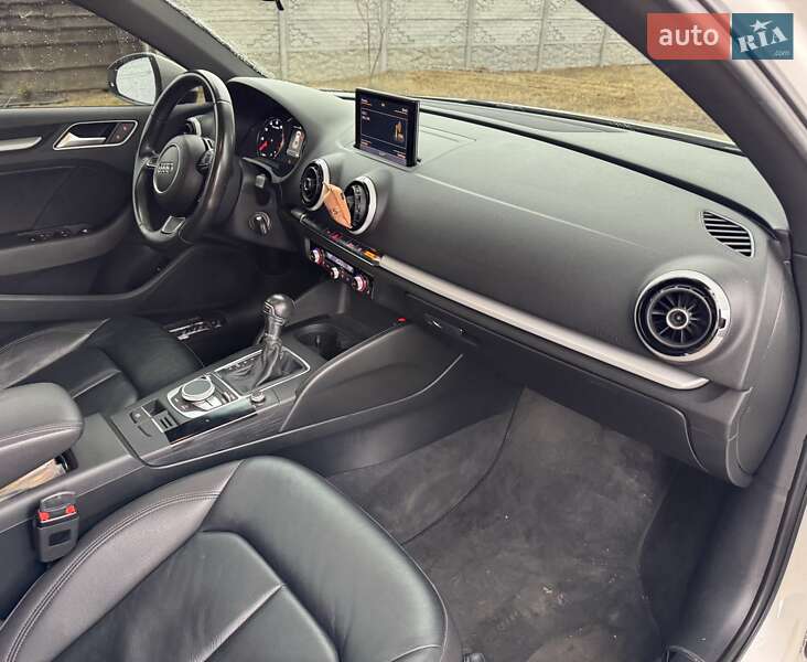 Седан Audi A3 2016 в Киеве