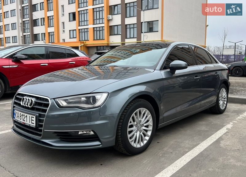 Седан Audi A3 2016 в Киеве