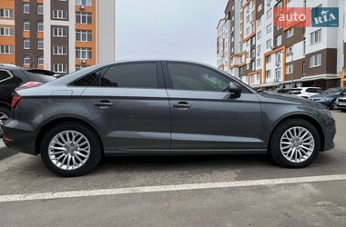 Седан Audi A3 2016 в Киеве