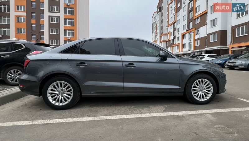 Седан Audi A3 2016 в Киеве