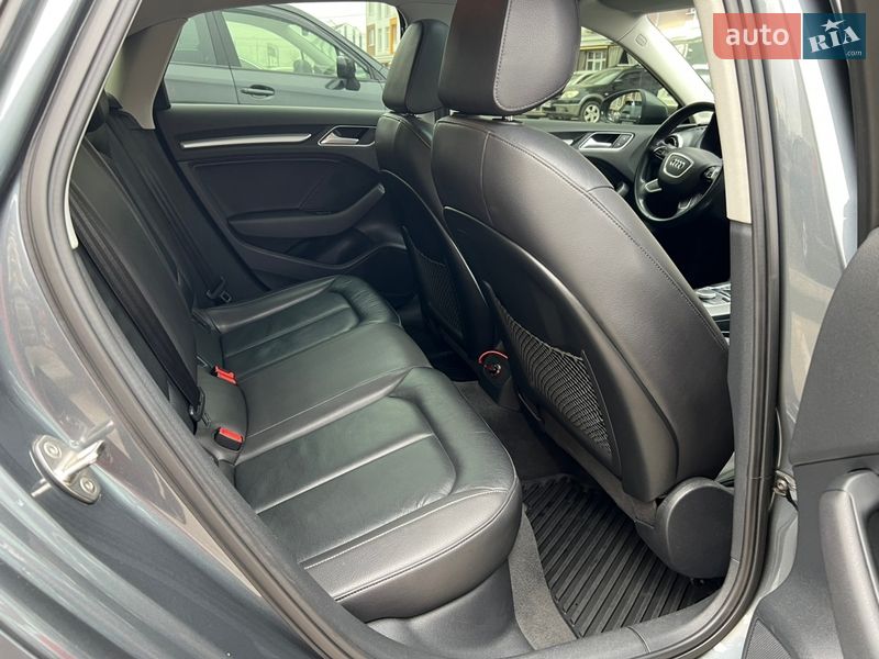 Седан Audi A3 2016 в Киеве