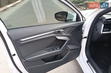 Седан Audi A3 2021 в Гатном
