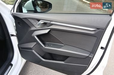 Седан Audi A3 2021 в Гатном