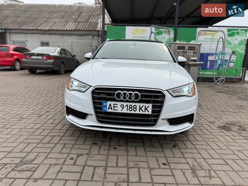 Седан Audi A3 2015 в Павлограде