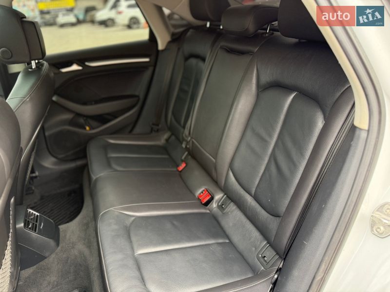 Седан Audi A3 2015 в Павлограде