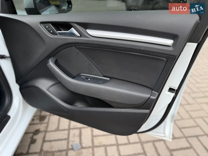 Седан Audi A3 2015 в Павлограде