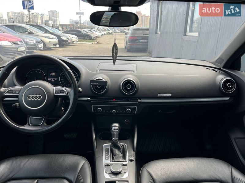 Седан Audi A3 2015 в Киеве