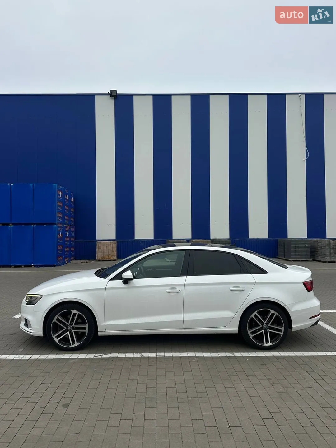 Audi A3 2018 VIN WAUB8GFF3J1094664 фото оголошення 2 з 12