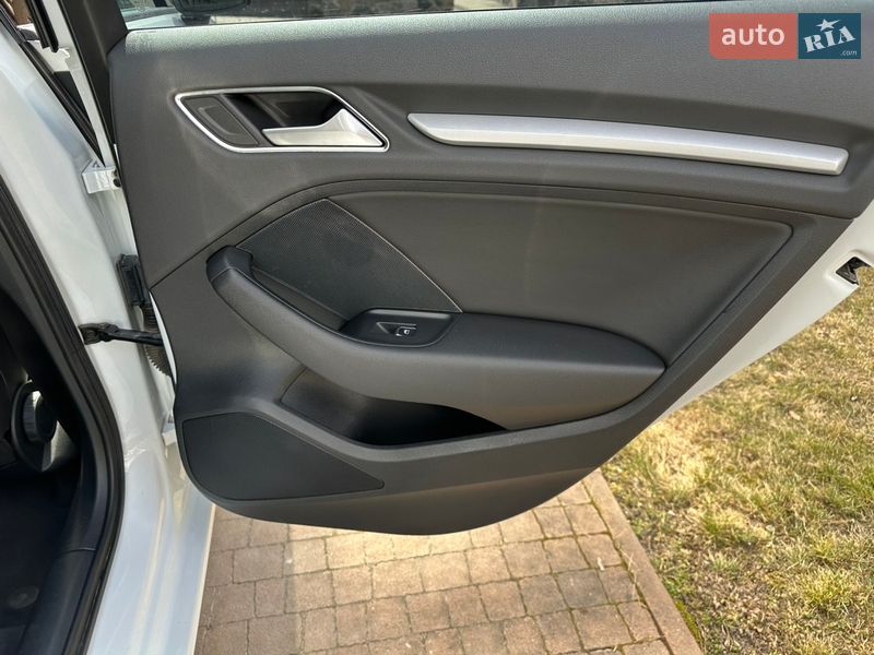 Хэтчбек Audi A3 2015 в Киеве