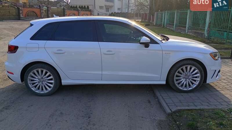 Хэтчбек Audi A3 2016 в Львове фото Хэтчбек Audi A3 2016 в Львове