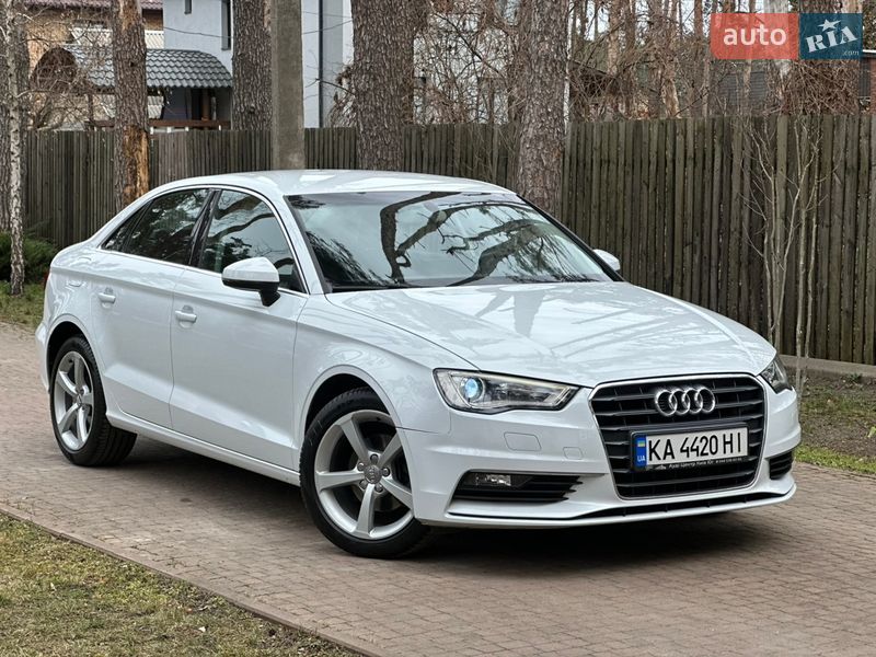 Седан Audi A3 2013 в Киеве