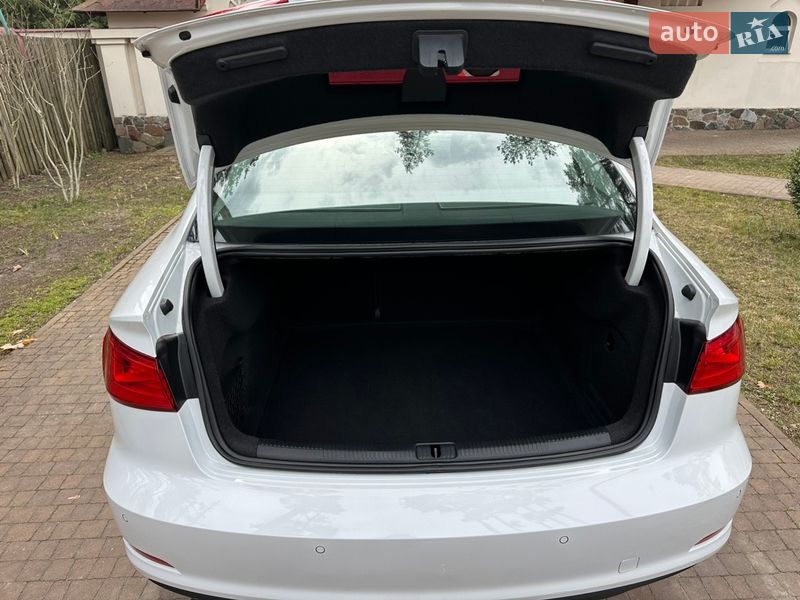 Седан Audi A3 2013 в Киеве