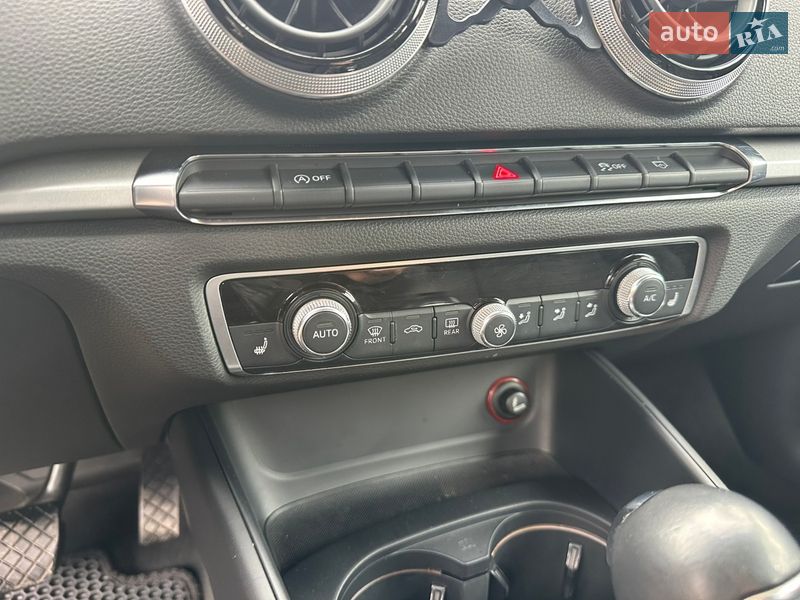 Седан Audi A3 2013 в Киеве