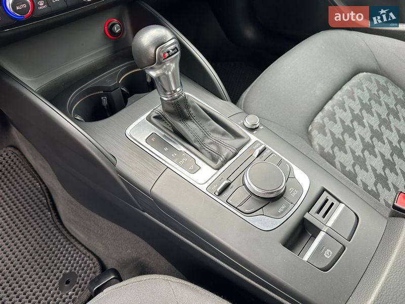 Седан Audi A3 2013 в Киеве
