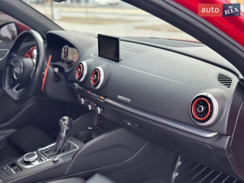 Седан Audi A3 2017 в Рівному